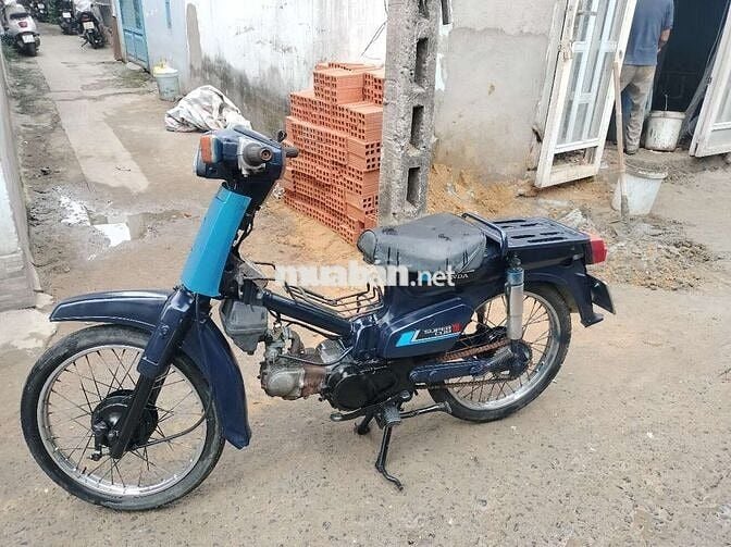 Cần bán chiếc cúp 82 / 90 có giấy