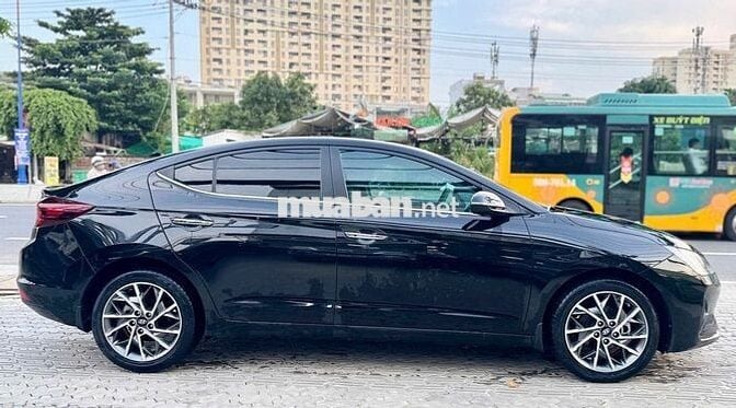 Hyundai Elantra 2022 2.0 AT - 19000 km