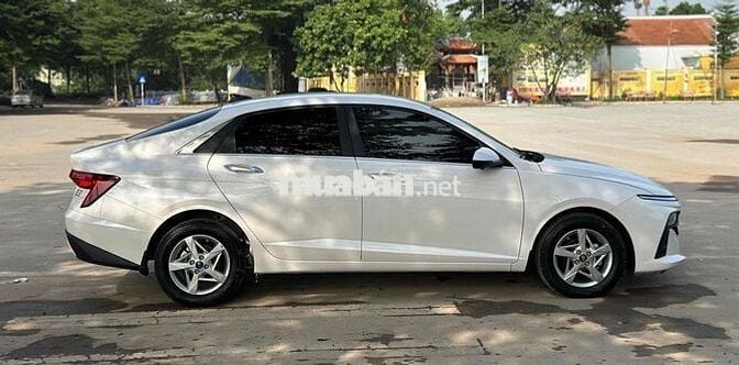 Hyundai Accent 2024 1.5 AT - 8000 km