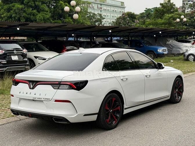 VinFast Lux A2.0 2021 2.0 AT - 49999 km