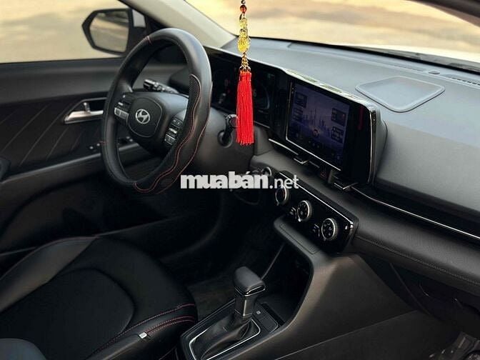 Hyundai Accent 2024 1.5 AT - 8000 km