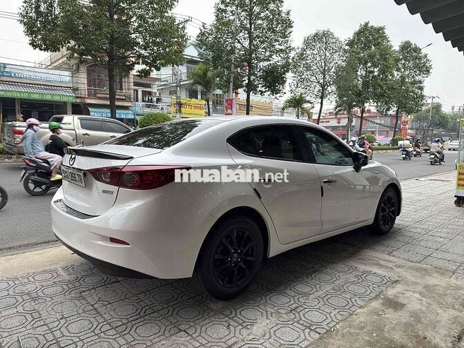 Mazda 3 2016 1.5 AT Sedan - 82000 km