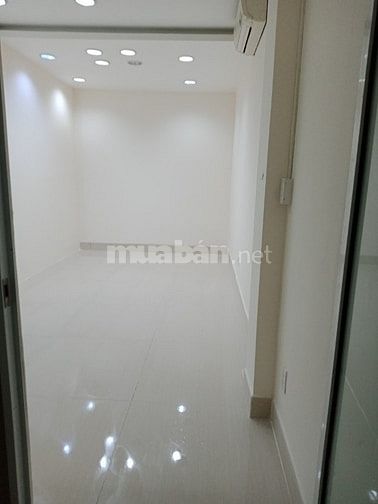 PHÒNG LẦU 2- 19M2- CÓ CỬA SỔ- FULL NỘI THẤT-GIỜ TỰ DO- 3,5TR/TH