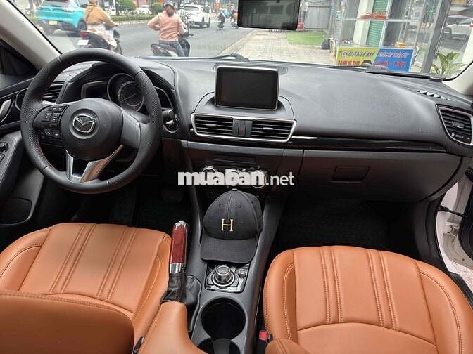 Mazda 3 2016 1.5 AT Sedan - 82000 km