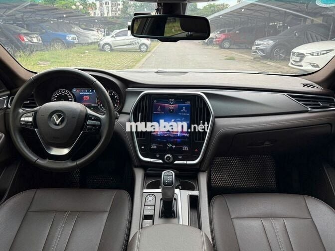 VinFast Lux A2.0 2021 2.0 AT - 49999 km