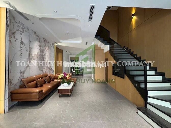 Nhà đường Hóa Sơn – gần Lotte Mart, vị trí trung tâm 5 PN hiện đại