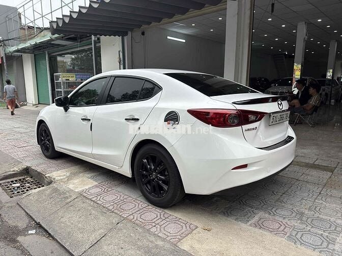 Mazda 3 2016 1.5 AT Sedan - 82000 km