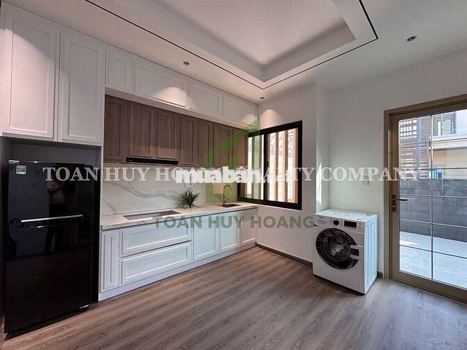 Nhà đường Hóa Sơn – gần Lotte Mart, vị trí trung tâm 5 PN hiện đại
