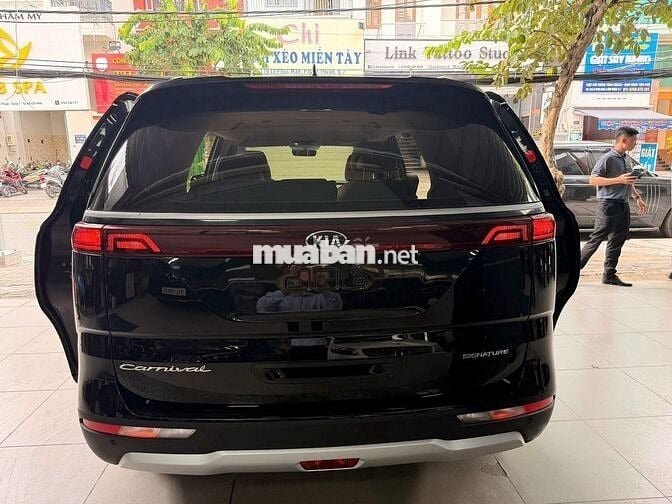 Kia Carnival 2022 2.2D Luxury 8 chỗ - 70000 km