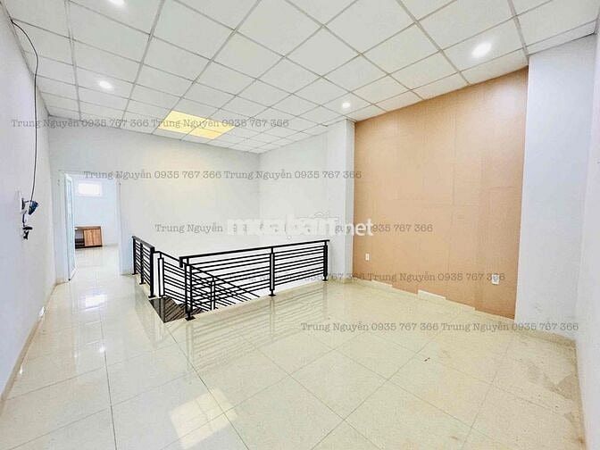 CHO THUÊ NHÀ - HẺM 102 NGUYỄN TẤT THÀNH - ĐƯỜNG 3 OTO THÔNG THOÁNG.