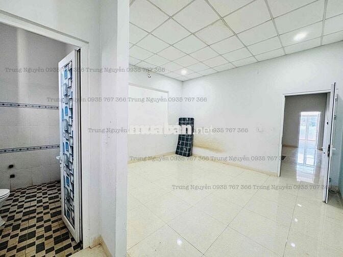 CHO THUÊ NHÀ - HẺM 102 NGUYỄN TẤT THÀNH - ĐƯỜNG 3 OTO THÔNG THOÁNG.