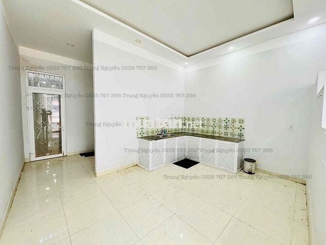 CHO THUÊ NHÀ - HẺM 102 NGUYỄN TẤT THÀNH - ĐƯỜNG 3 OTO THÔNG THOÁNG.