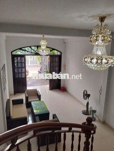 Cho thuê nhà ngay gần biển Hòn Chồng , Bắc Nha Trang