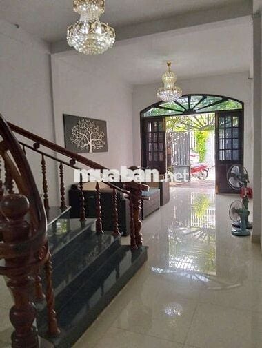 Cho thuê nhà ngay gần biển Hòn Chồng , Bắc Nha Trang