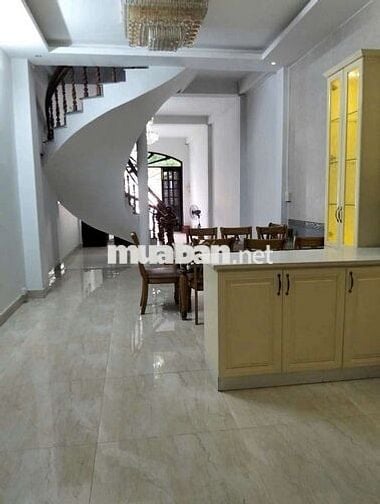 Cho thuê nhà ngay gần biển Hòn Chồng , Bắc Nha Trang