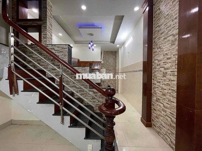 Cho thuê nguyên căn trốg, rộng rãi, hẻm xe hơi, Quang Trung p14 Gò vấp
