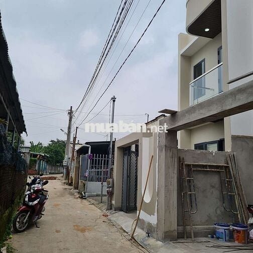 Bán nhà ngay trung tâm Thạnh Phú . Trả trước 600tr nhận nhà .