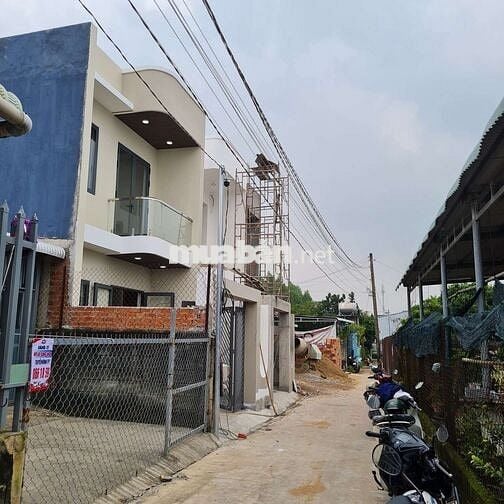 Bán nhà ngay trung tâm Thạnh Phú . Trả trước 600tr nhận nhà .