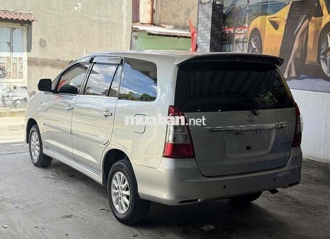 Bán Inova đời 2013 bản G xe đẹp khỏi bàn