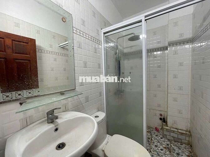 Cho thuê nguyên căn trốg, rộng rãi, hẻm xe hơi, Quang Trung p14 Gò vấp