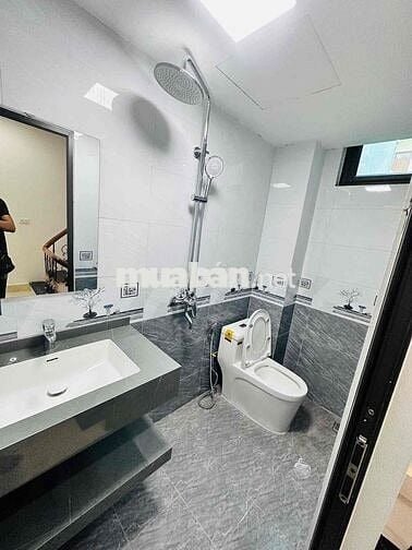 CỰC HIẾM! VIP ĐỐNG ĐA, 30m2, GIÁ 5.5 TỶ, GẦN PHỐ, PHẢI THẬT NHANH