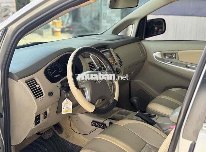 Bán Inova đời 2013 bản G xe đẹp khỏi bàn
