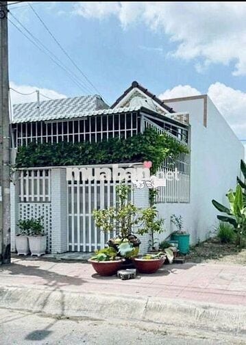 Cô Hằng gửi bán căn nhà ở  Huỳnh Thị Mài Hóc Môn. DT 80m2, giá 950Tr