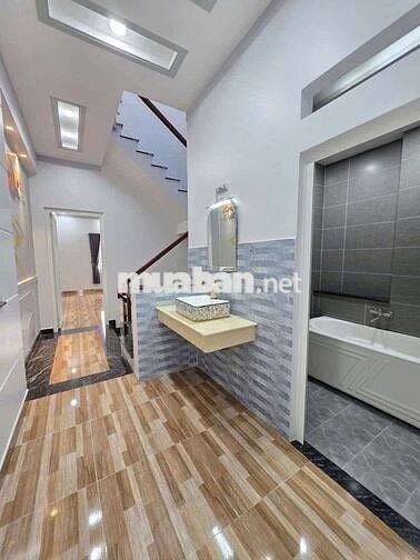 Nhà phố mới hoàn công kdc Phú Hồng Thịnh gần làng đại học và BigC Go