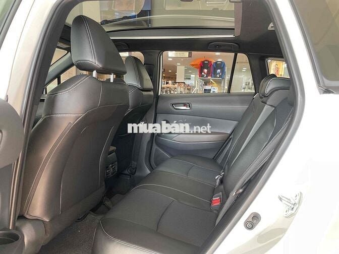 Toyota Corolla Cross 2025 tặng 50% trước bạ