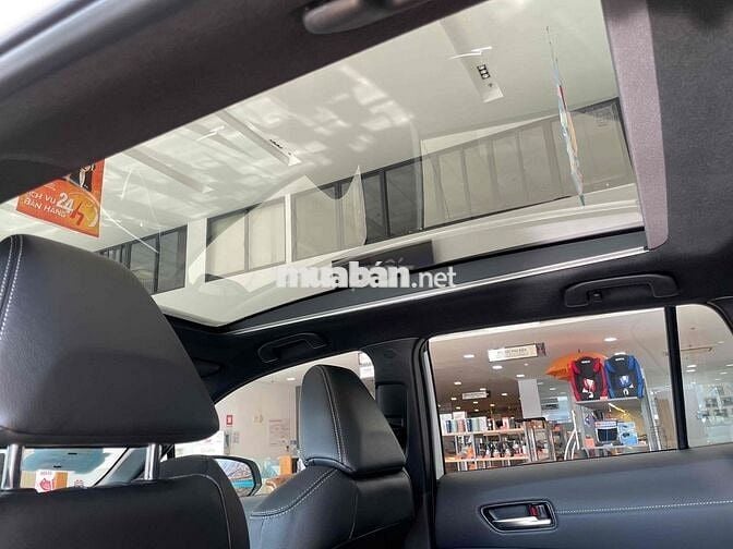 Toyota Corolla Cross 2025 tặng 50% trước bạ