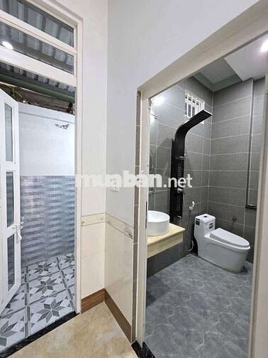Nhà phố mới hoàn công kdc Phú Hồng Thịnh gần làng đại học và BigC Go