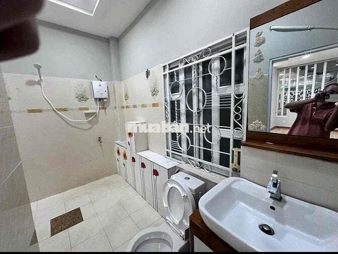 Cho thuê nhà hẻm xe hơi cách 30m ra Mặt Tiền đường Thống Nhất p10