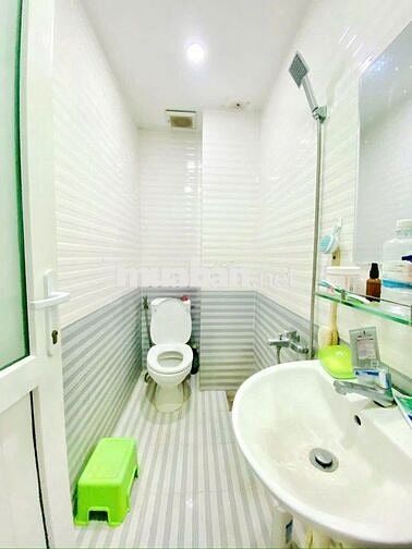 Nhà 50m2, 5 tầng 5PN, Lê Văn Sỹ Quận 3, trước nhà 3.5m, gần xe hơi
