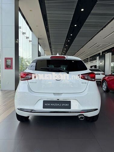 Một Chiếc Màu Trắng  - Mazda 2 2024 Sport Luxury
