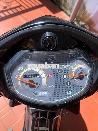 galaxy 50cc màu đen đỏ.
