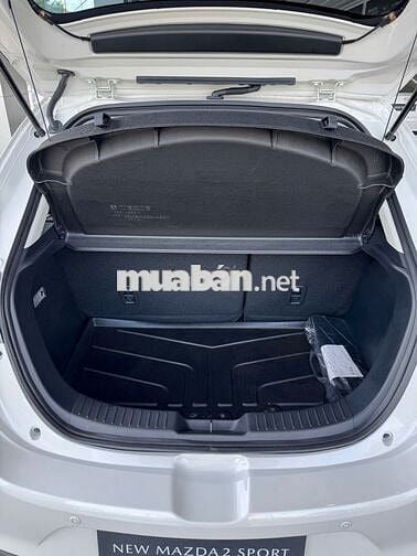 Một Chiếc Màu Trắng  - Mazda 2 2024 Sport Luxury