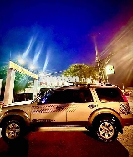Cần bán FORD EVEREST 2.5 TURBO