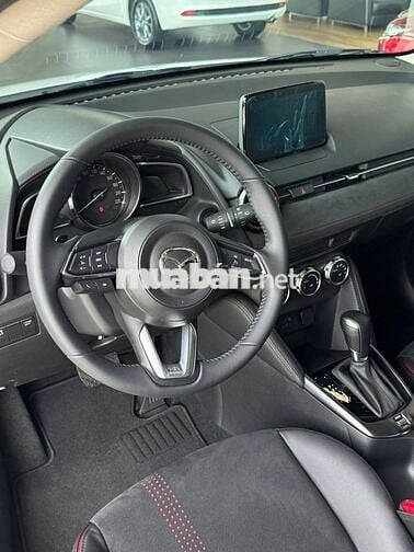 Một Chiếc Màu Trắng  - Mazda 2 2024 Sport Luxury