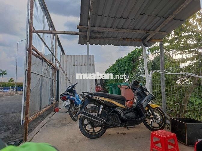 E k còn đi làm xa nữa.nên bán lại novo 5 2013 này