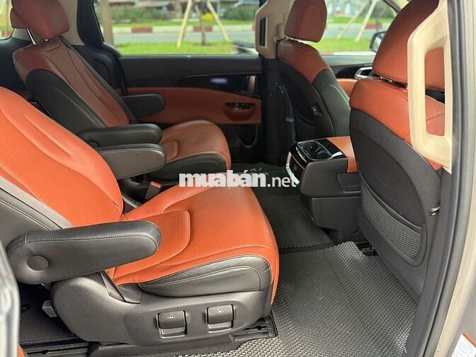 KIA Carnival 3.5G Signature SX 2022 Xám