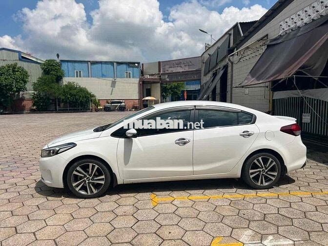 Kia Cerato 2018 1.6 MT trắng một chủ