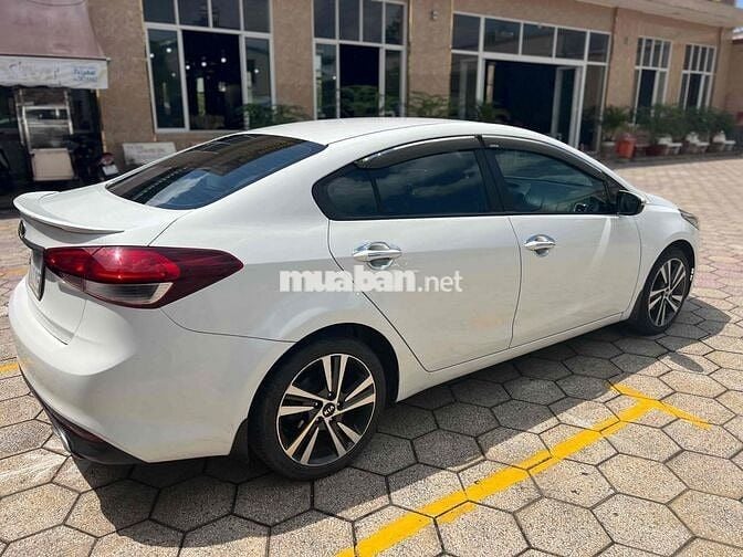 Kia Cerato 2018 1.6 MT trắng một chủ