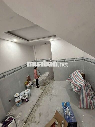 CHO THUÊ NHÀ MỚI MẶT TIỀN DƯƠNG QUẢNG HÀM (TRỆT 3 LẦU 4,5X15) HÈ RỘNG