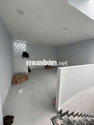 CHO THUÊ NHÀ MỚI MẶT TIỀN DƯƠNG QUẢNG HÀM (TRỆT 3 LẦU 4,5X15) HÈ RỘNG