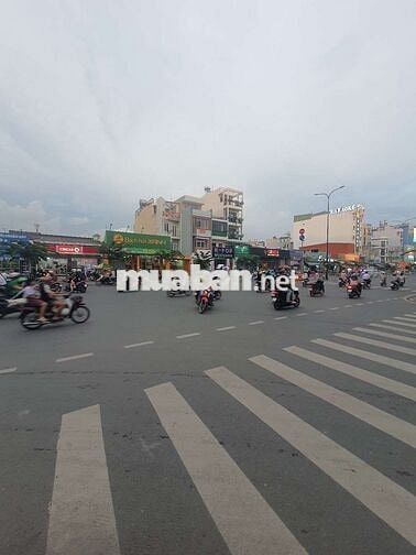 CHO THUÊ NHÀ MỚI MẶT TIỀN DƯƠNG QUẢNG HÀM (TRỆT 3 LẦU 4,5X15) HÈ RỘNG