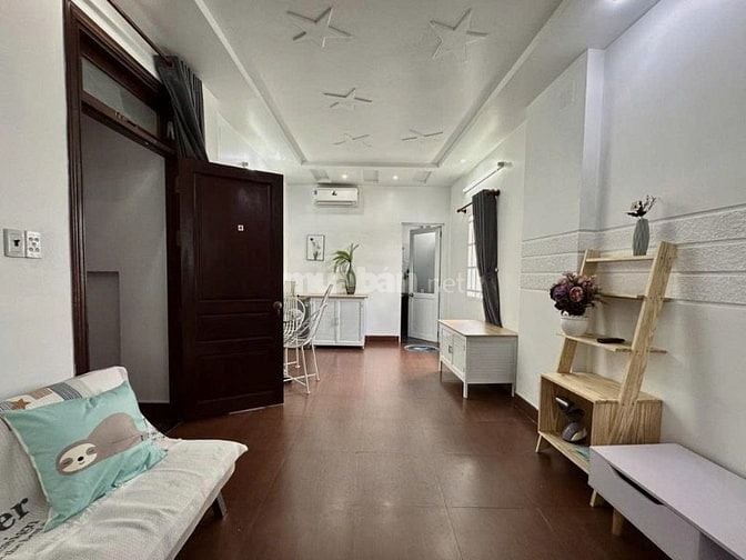 CĂN HỘ DỊCH VỤ CỰC RẺ – GIÁP QUẬN 1 – CHỈ NHỈNH 100 TRIỆU/M²! DIỆN TÍC