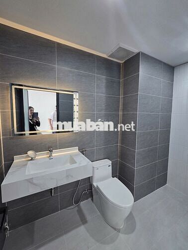 Cho thuê căn 45 m2 trống,10 triệu, có máy lạnh bếp rèm