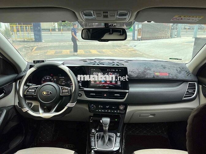 Kia Seltos 2021 1.4T Premium - 15000 km
