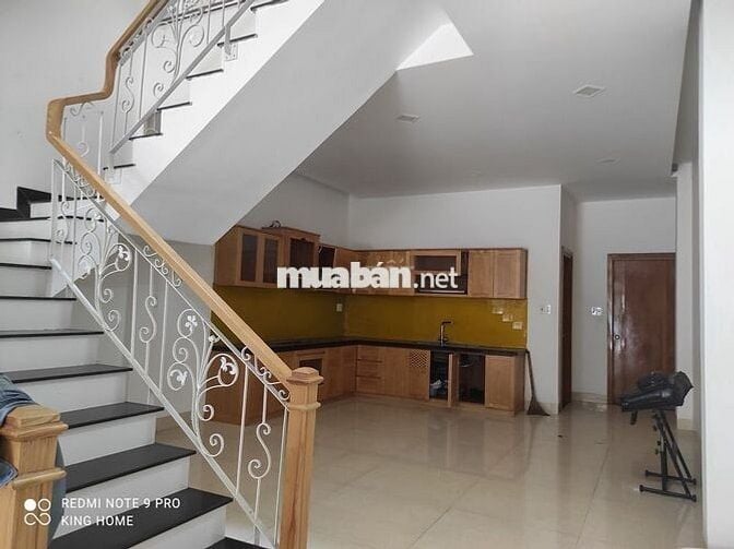 NHÀ 3 TẦNG MẶT TIỀN THÂN CÔNG TÀI- SÁT BẮC SƠN