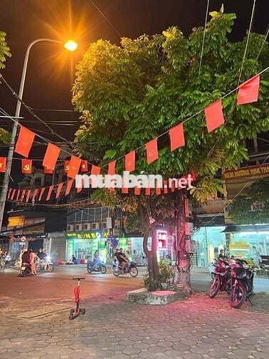 𝐍𝐇𝐀̀ 𝐌Ặ𝐓 𝐏𝐇Ố Đ𝐀̣𝐈 𝐓Ừ 94m2– 𝐊𝐈𝐍𝐇 𝐃𝐎𝐀𝐍𝐇 𝐍𝐆𝐀̀𝐘 ĐÊ𝐌